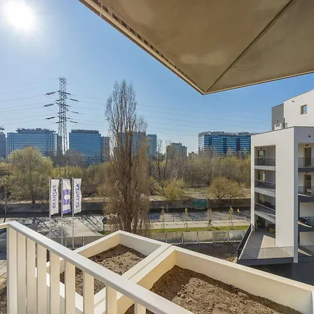 Spacious In Wola For 6 People With Parking By Renters Prestige * Warszawa