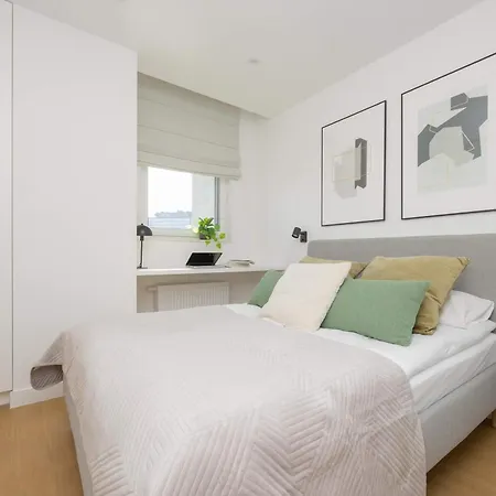 Spacious In Wola For 6 People With Parking By Renters Prestige