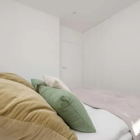 Spacious In Wola For 6 People With Parking By Renters Prestige *