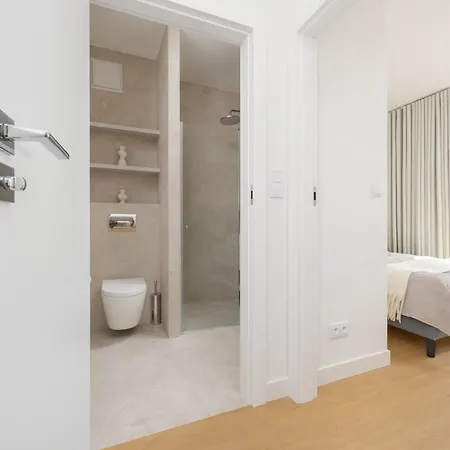 Spacious In Wola For 6 People With Parking By Renters Prestige Apartament Warszawa