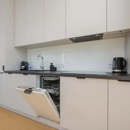 Spacious In Wola For 6 People With Parking By Renters Prestige
