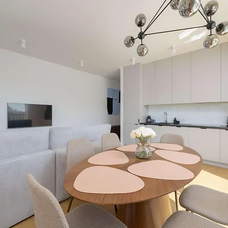 Spacious In Wola For 6 People With Parking By Renters Prestige Apartment Warsaw